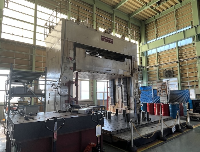 大きな金型を作る米谷製作所のノウハウを、田中精密工業は電気自動車時代のSE提案に生かす