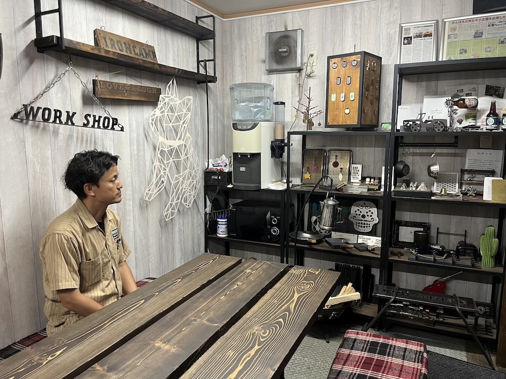 ANAテックは自社ブランド「Iron Life」で家具やキャンプ用品を企画・販売