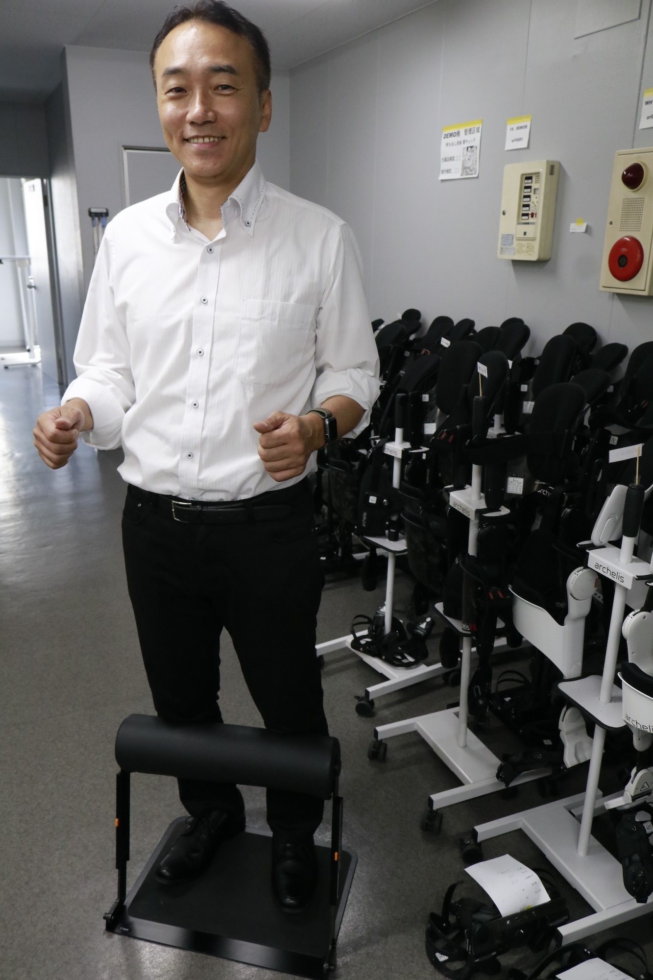 立ち仕事の負担を減らす「アルケリス」は、新製品の「スタビハーフ」もクラウドファンディングで発表